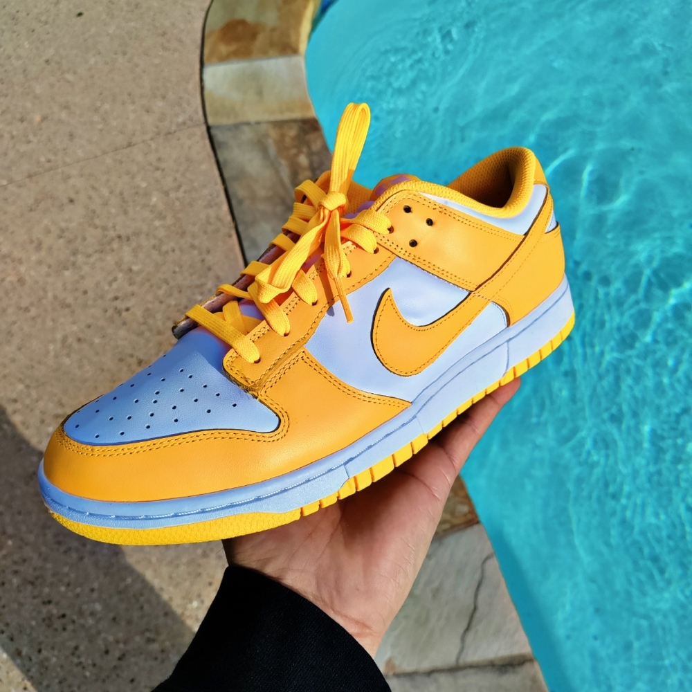 Nike Dunk "Laser Orange"